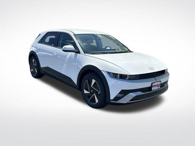 Photo of 2025 Atlas White Hyundai IONIQ 5