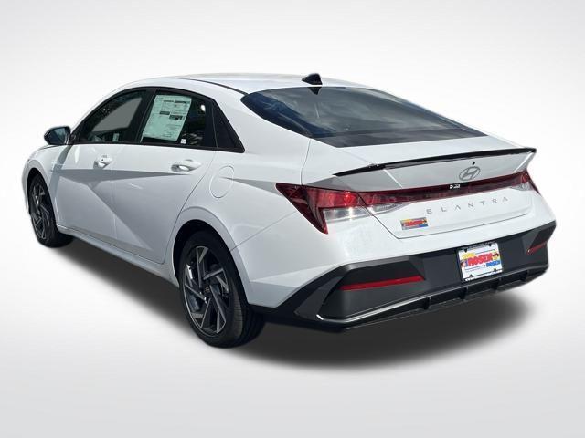 Photo of 2025 Serenity White Hyundai ELANTRA