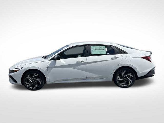Photo of 2025 Serenity White Hyundai ELANTRA