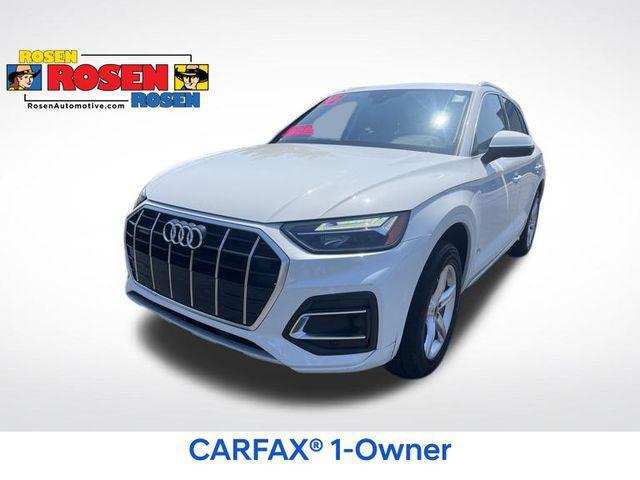 Photo of 2022 Glacier White Metallic Audi Q5