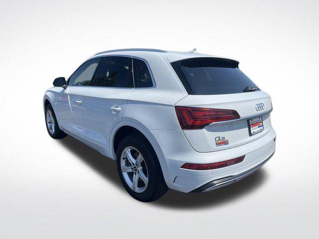 Photo of 2022 Glacier White Metallic Audi Q5