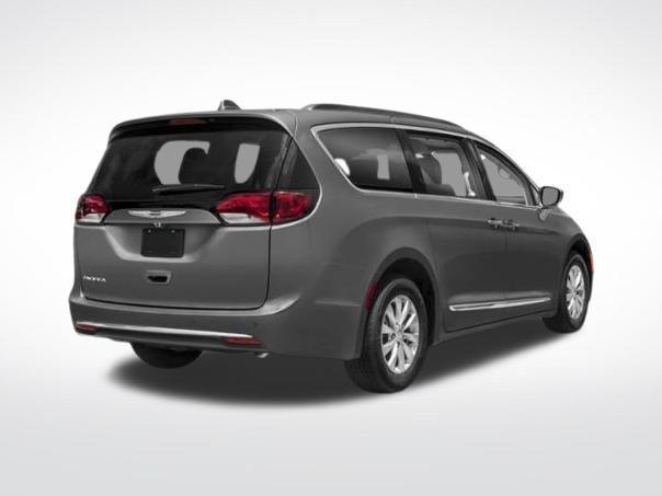 Photo of 2020 Ceramic Gray Clearcoat Chrysler Pacifica