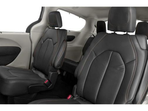 Photo of 2020 Ceramic Gray Clearcoat Chrysler Pacifica