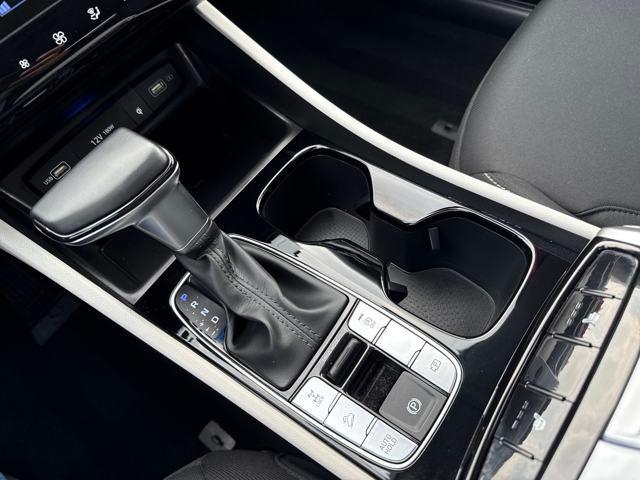 Photo of 2022 Quartz White Hyundai TUCSON