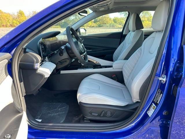 Photo of 2025 Intense Blue Hyundai ELANTRA