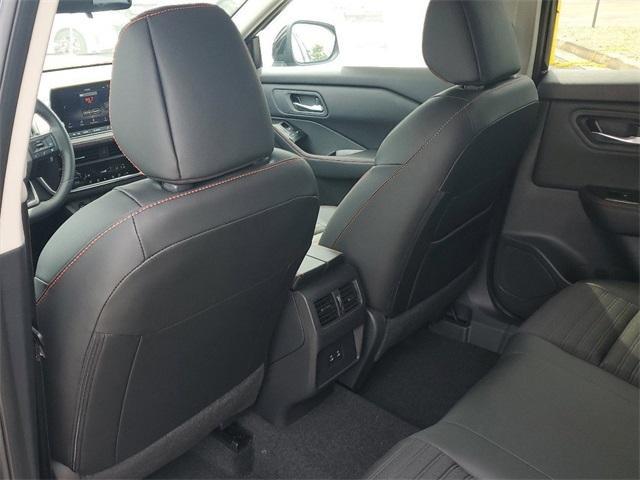 Photo of 2025 Everest White P Nissan Rogue