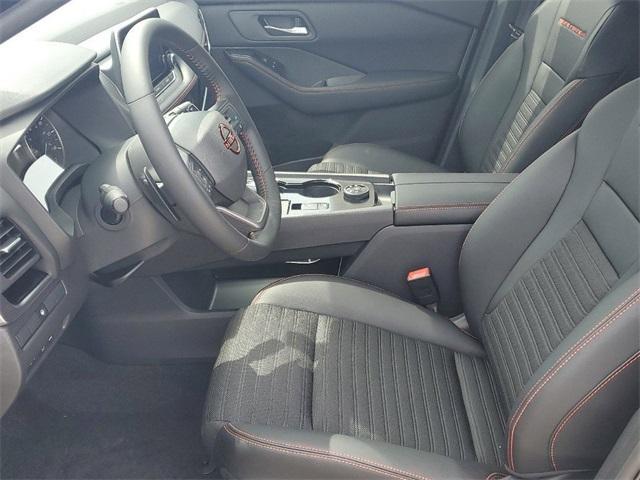 Photo of 2025 Everest White P Nissan Rogue