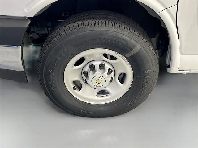 Photo of 2025 Summit White Chevrolet Express 2500