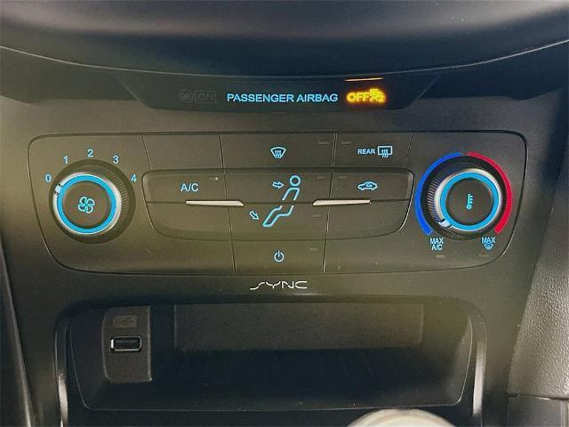 Photo of 2016 Tangerine Ford Focus ST