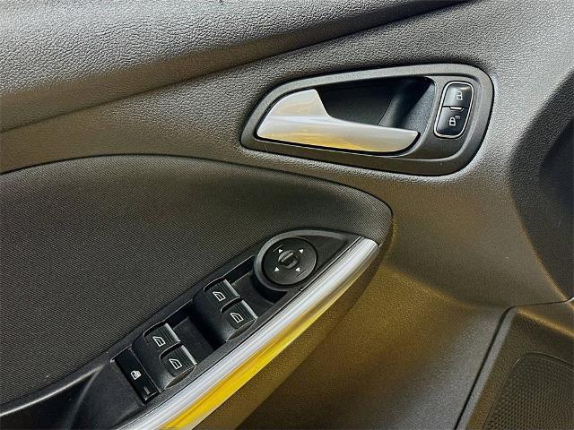 Photo of 2016 Tangerine Ford Focus ST