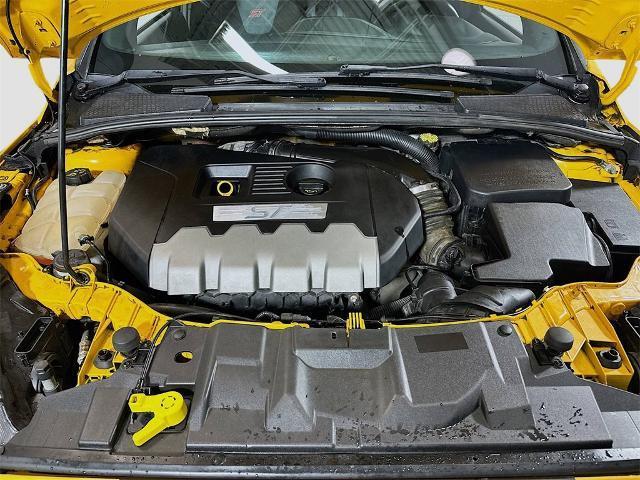Photo of 2016 Tangerine Ford Focus ST