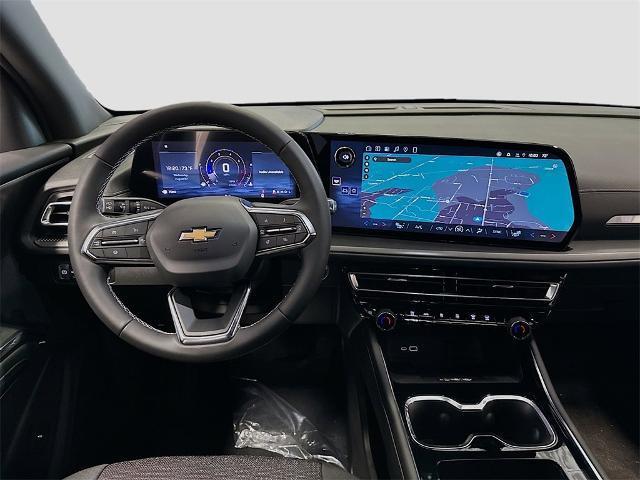 Photo of 2026 Summit White Chevrolet Traverse