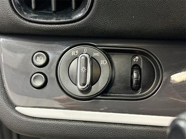 Photo of 2018 Island Blue Metallic MINI Countryman