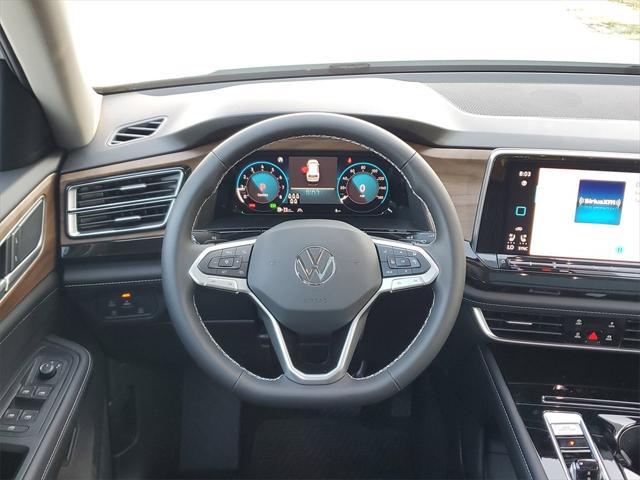 Photo of 2025 Pure White Volkswagen Atlas