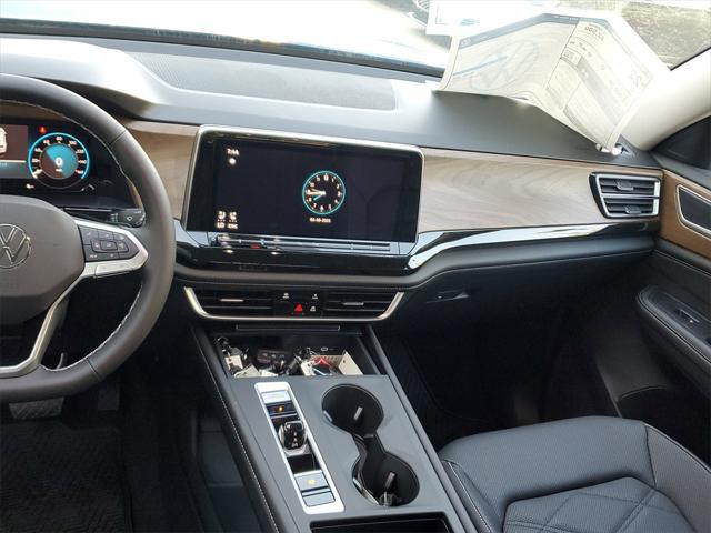 Photo of 2025 Mountain Lake B Volkswagen Atlas