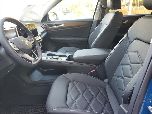 Photo of 2025 Mountain Lake B Volkswagen Atlas