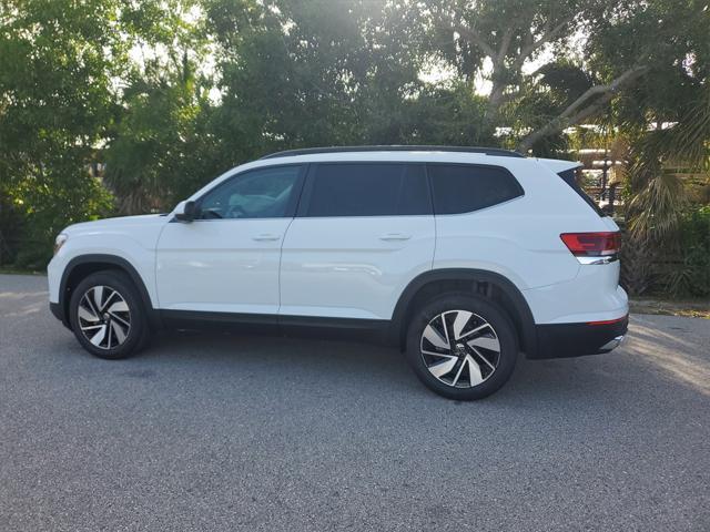Photo of 2025 Pure White Volkswagen Atlas
