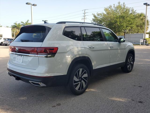 Photo of 2025 Pure White Volkswagen Atlas