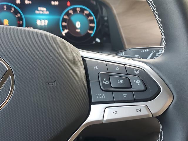 Photo of 2025 Pure White Volkswagen Atlas