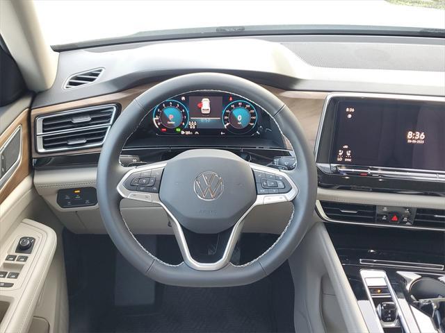 Photo of 2025 Pure White Volkswagen Atlas