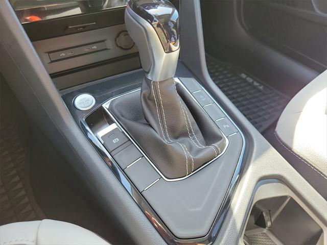 Photo of 2025 Silver Metallic Volkswagen Taos