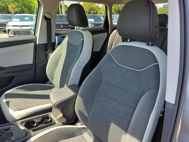 Photo of 2025 Silver Metallic Volkswagen Taos