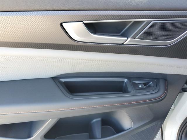 Photo of 2025 Pure White Volkswagen Atlas