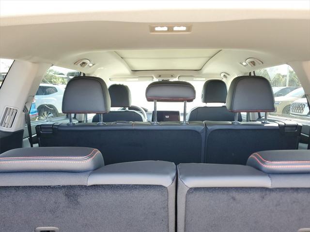 Photo of 2025 Pure White Volkswagen Atlas