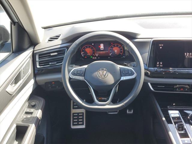 Photo of 2025 Pure White Volkswagen Atlas