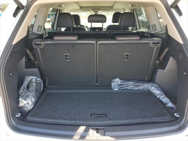 Photo of 2025 Pure White Volkswagen Atlas
