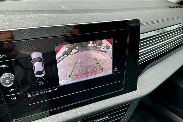 Photo of 2025 Platinum Volkswagen Jetta