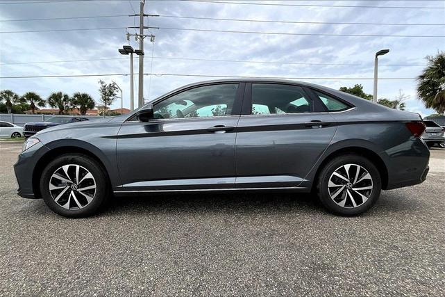 Photo of 2025 Platinum Volkswagen Jetta