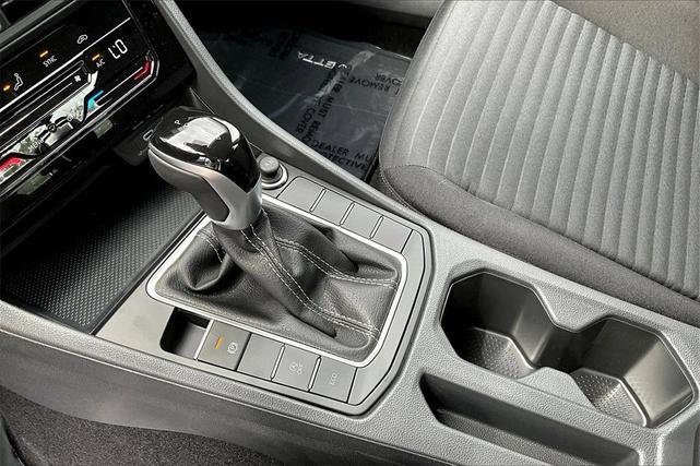 Photo of 2025 Platinum Volkswagen Jetta