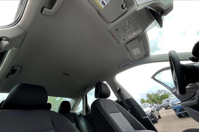 Photo of 2025 Platinum Volkswagen Jetta