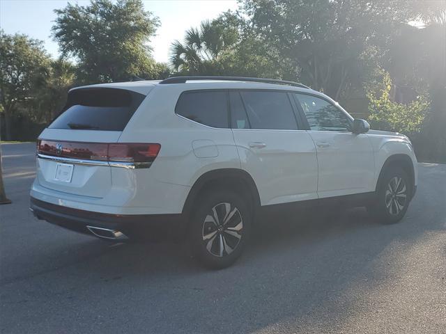 Photo of 2025 Pure White Volkswagen Atlas