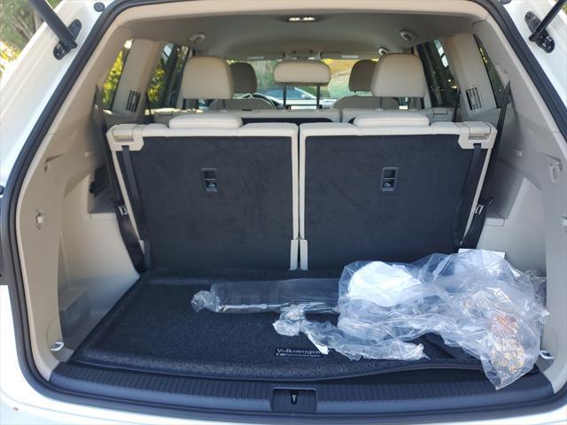 Photo of 2025 Pure White Volkswagen Atlas