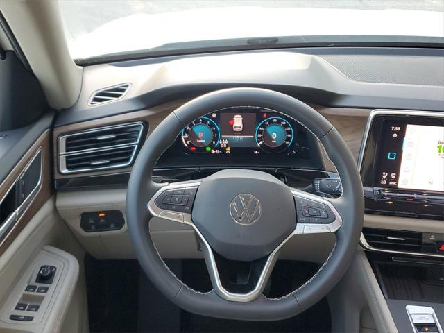 Photo of 2025 Pure White Volkswagen Atlas