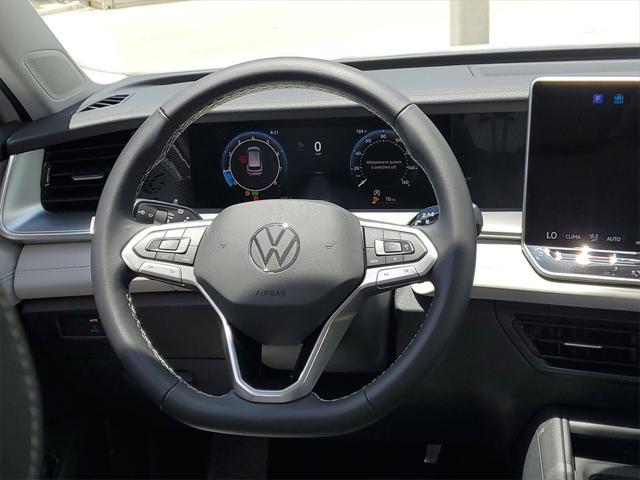Photo of 2025 Pure White Volkswagen Tiguan