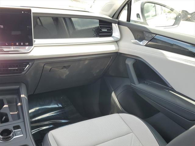 Photo of 2025 Pure White Volkswagen Tiguan