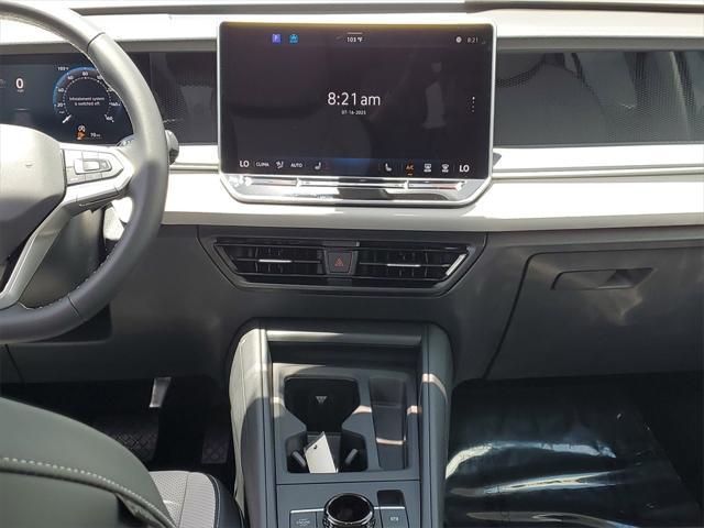 Photo of 2025 Pure White Volkswagen Tiguan