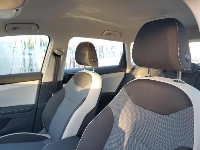 Photo of 2025 Pyrite Silver Metallic Volkswagen Taos