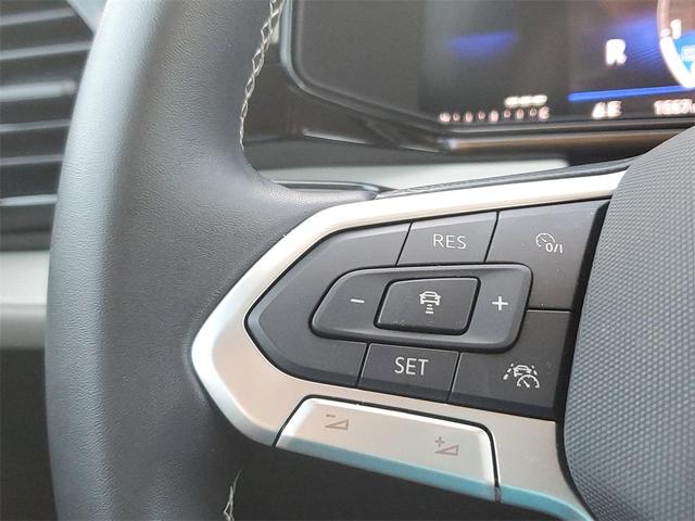 Photo of 2025 Pyrite Silver Metallic Volkswagen Taos
