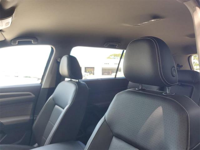 Photo of 2022 Deep Black Pearl Volkswagen Atlas