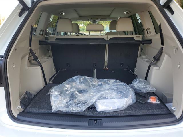 Photo of 2025 Pure White Volkswagen Atlas