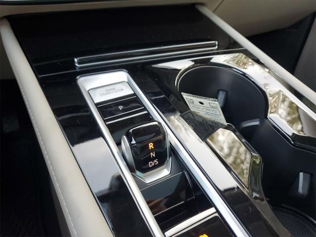 Photo of 2025 Pure White Volkswagen Atlas