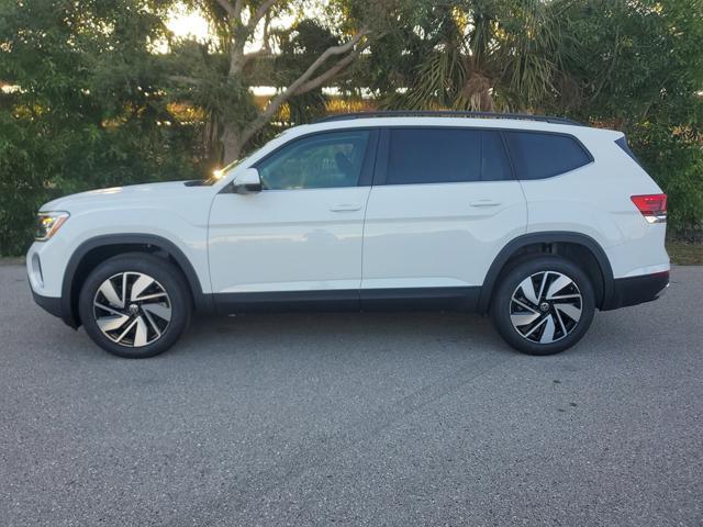 Photo of 2025 Pure White Volkswagen Atlas
