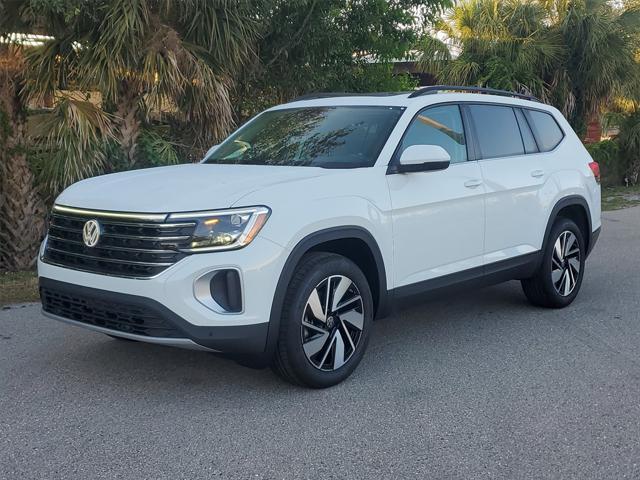 Photo of 2025 Pure White Volkswagen Atlas