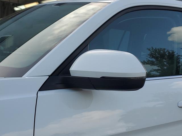 Photo of 2025 Pure White Volkswagen Atlas