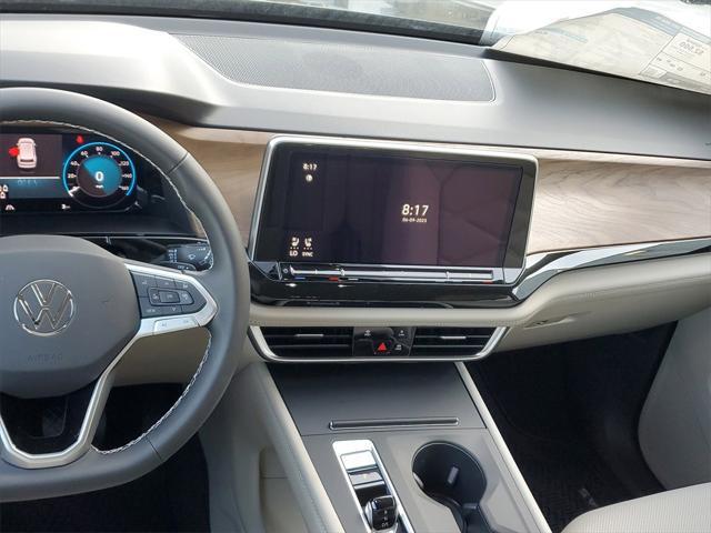 Photo of 2025 Deep Black Pearl Volkswagen Atlas