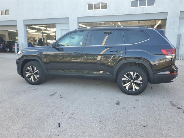 Photo of 2025 Deep Black Pearl Volkswagen Atlas